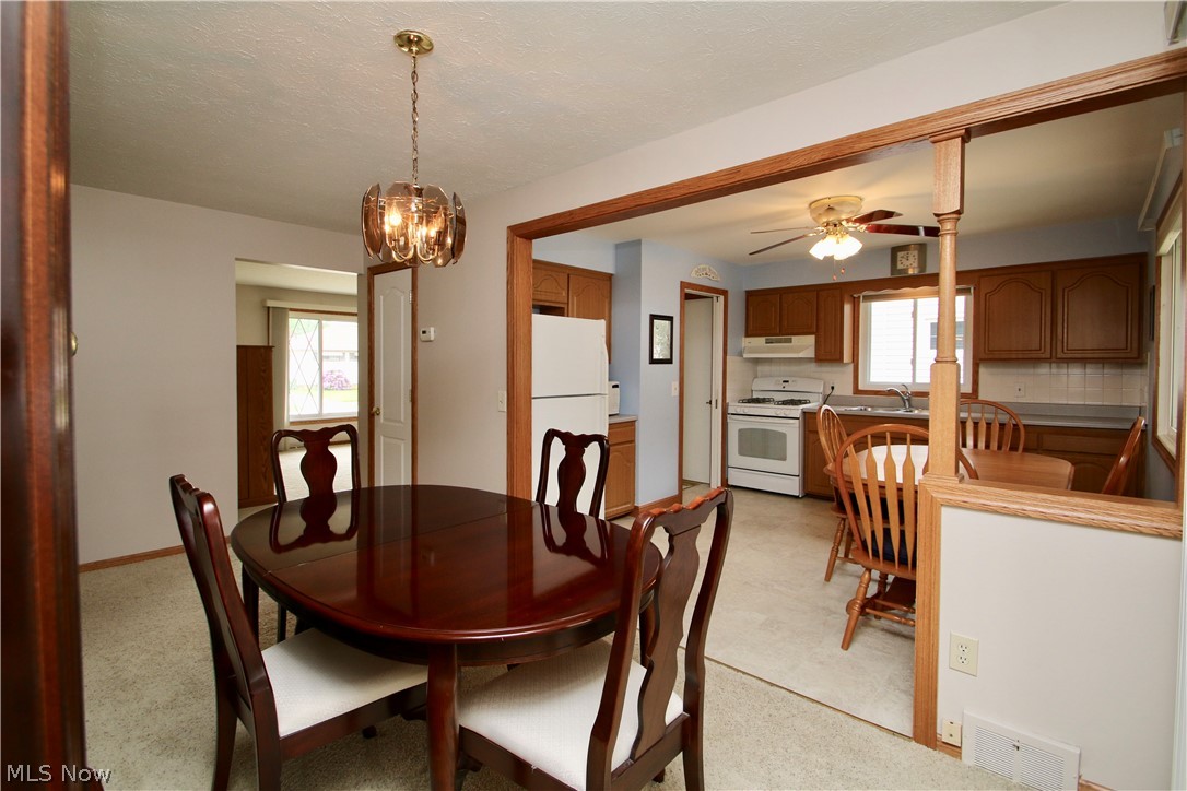 30331 Arnold Road Willowick, OH 44095 - Photo 9 of 34