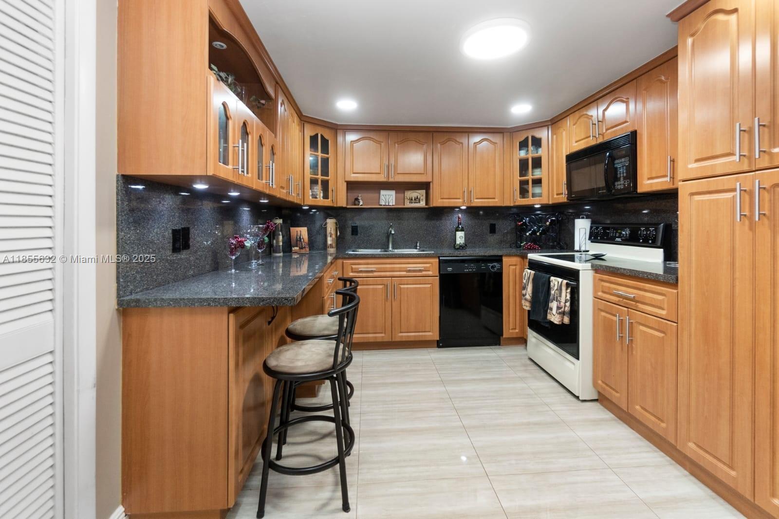 16251 Golf Club Road, Unit 110 Weston, FL 33326 - Photo 10 of 41