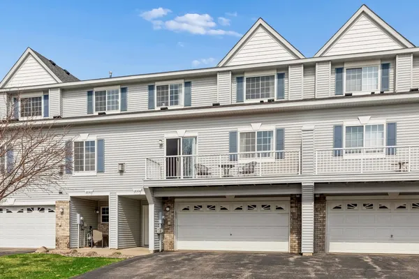 $284,900 | 18364 Kerrville Trail, Lakeville, MN 55044
