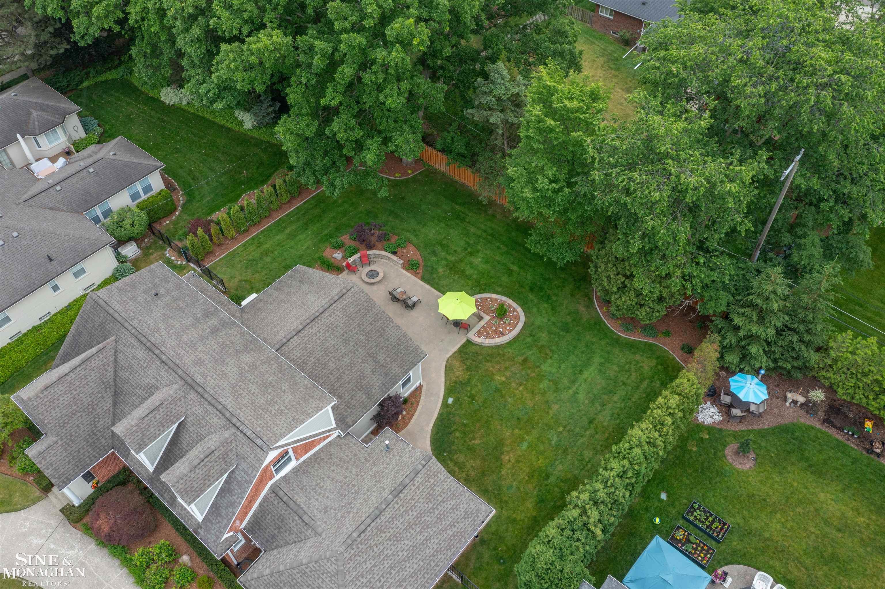 1061 North Renaud Road Grosse Pointe Woods, MI 48236 - Photo 2 of 63