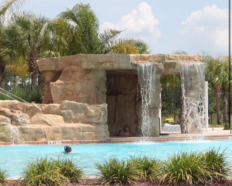 8975 Candy Palm Road Kissimmee, FL 34747 - Photo 25 of 27 a view of a bird house