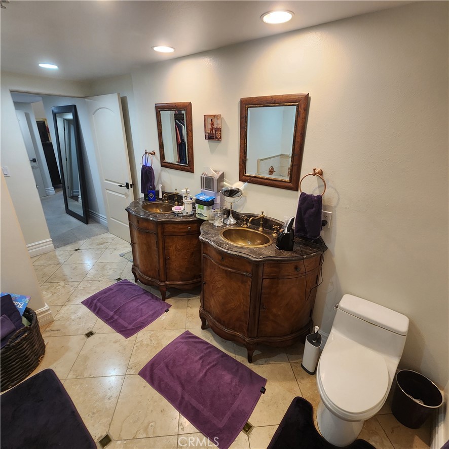 10862 Bloomfield Street, Unit 303 Toluca Lake, CA 91602 - Photo 12 of 20