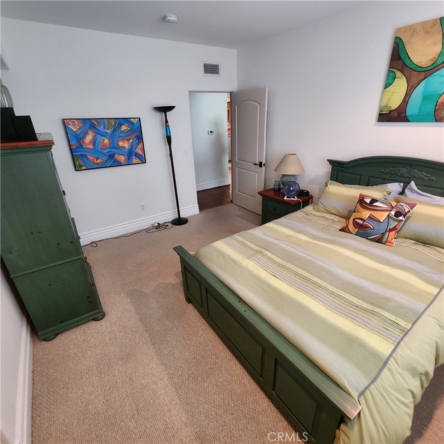 10862 Bloomfield Street, Unit 303 Toluca Lake, CA 91602 - Photo 15 of 20