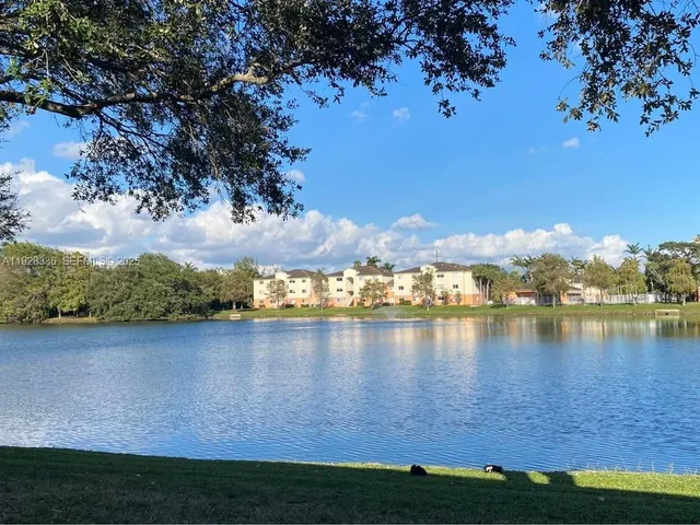 $1,700 | 3670 North 56th Avenue, Unit 714, Hollywood, FL 33021