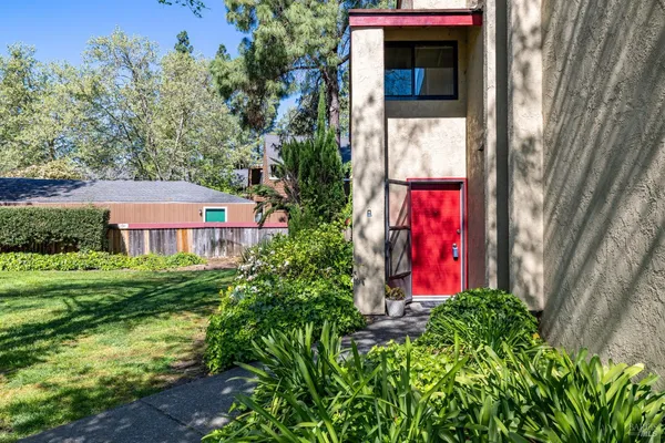 $449,000 | 59 Redwood Court, Santa Rosa, CA 95409