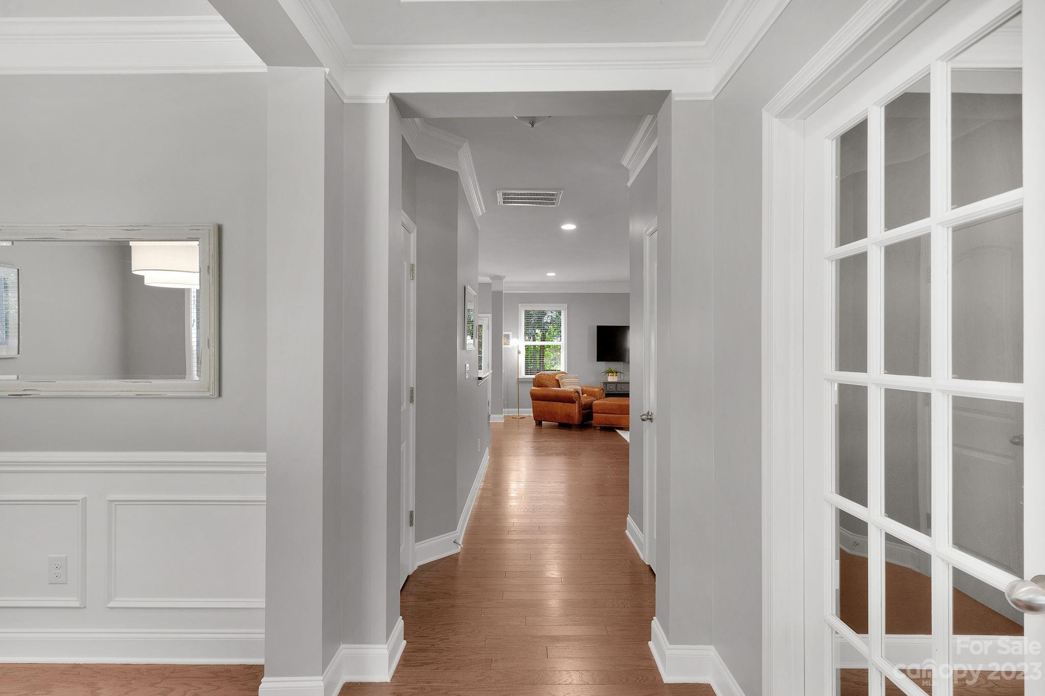 4428 Garris Road Charlotte, NC 28209 - Photo 5 of 41 Gallery Image 5