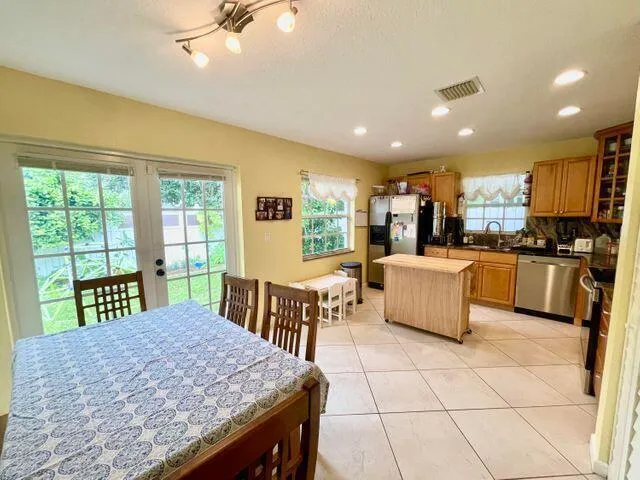 $3,900 | 6285 Pompano Street, Jupiter, FL 33458