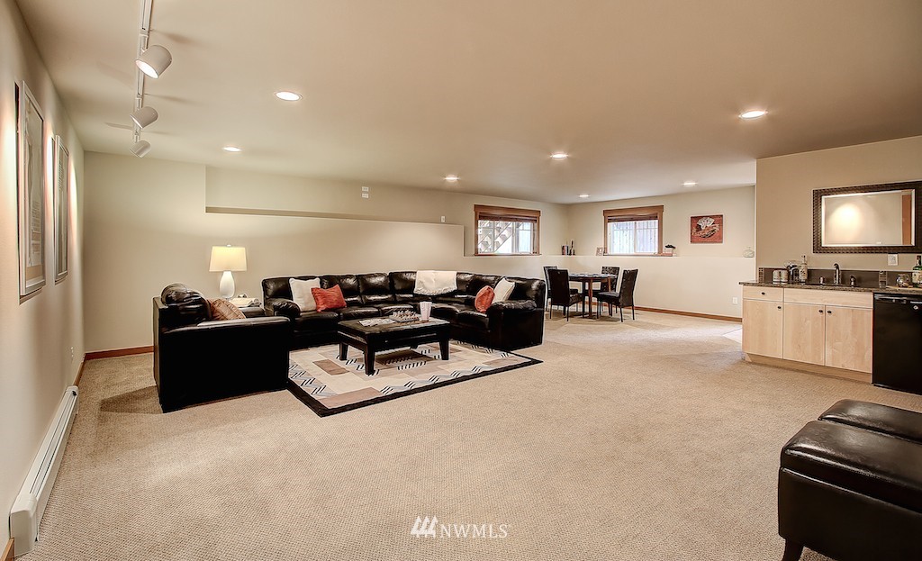 1511 North 55th Street Seattle, WA 98103 - Photo 14 of 25