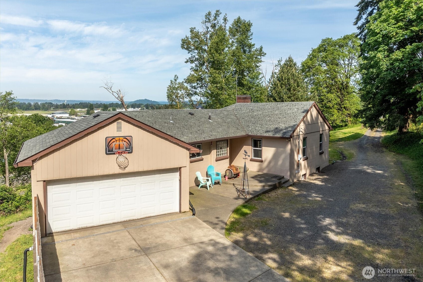 201 Carroll Road Kelso, WA 98626 - Photo 2 of 40