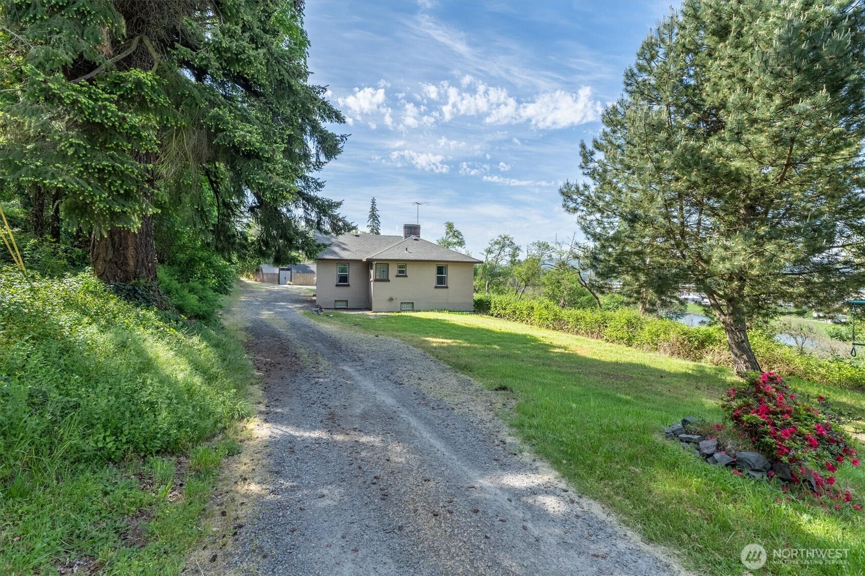 201 Carroll Road Kelso, WA 98626 - Photo 4 of 40