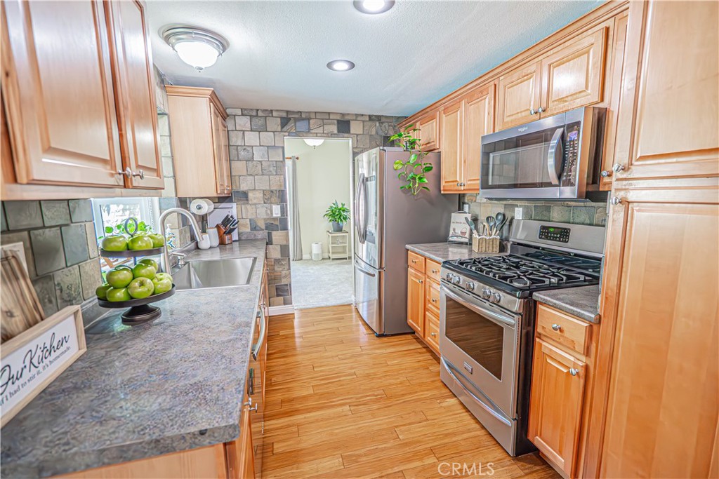 29413 Plymouth Road Castaic, CA 91384 - Photo 16 of 71