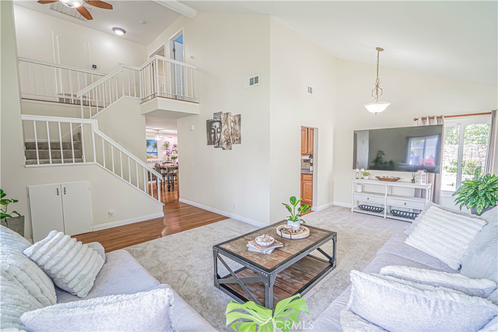 29413 Plymouth Road Castaic, CA 91384 - Photo 5 of 71