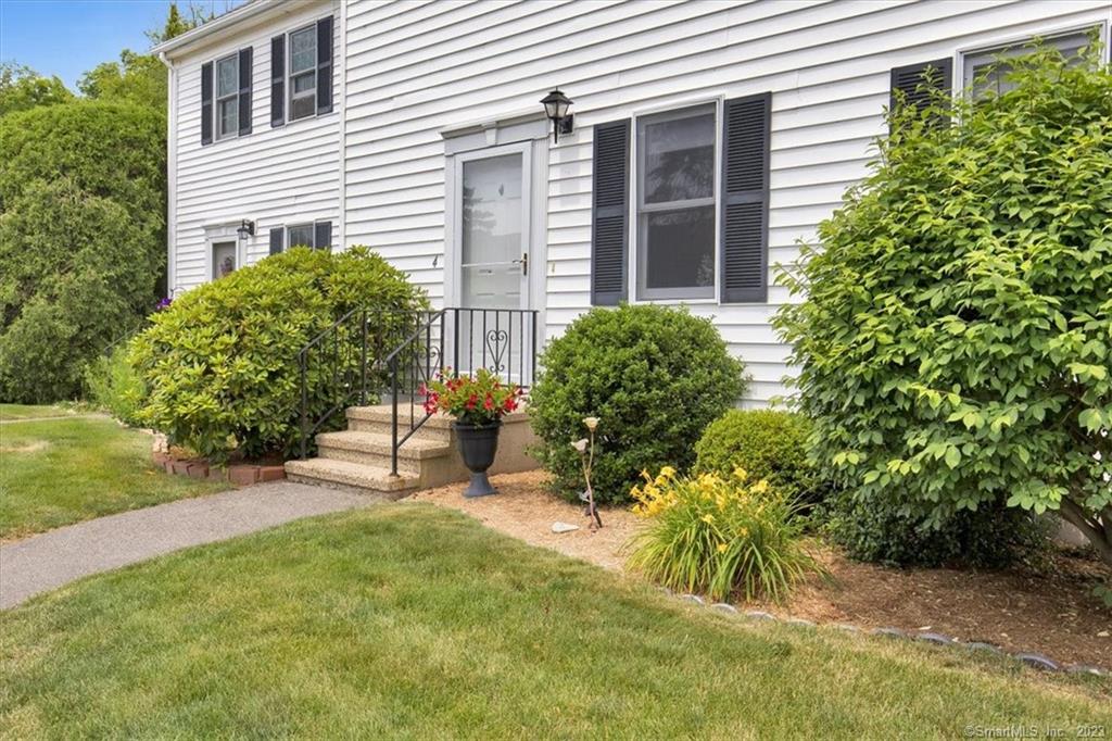 4 Southgate Drive, Unit 4, South Glastonbury, CT 06073 Compass
