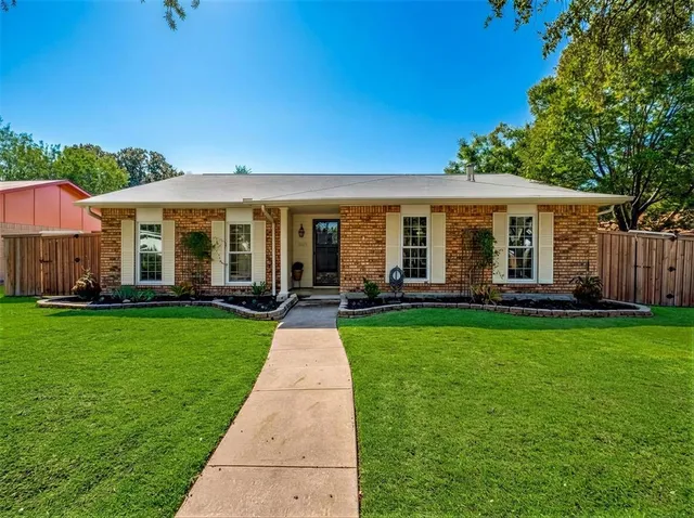 $2,400 | 5044 Brandenburg Lane, The Colony, TX 75056