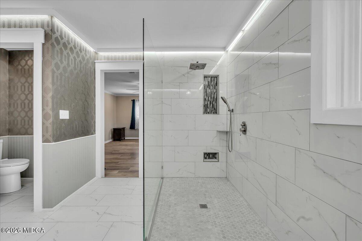 5256 Rivoli Drive Macon, GA 31210 - Photo 52 of 91 a bathroom with a shower and toilet