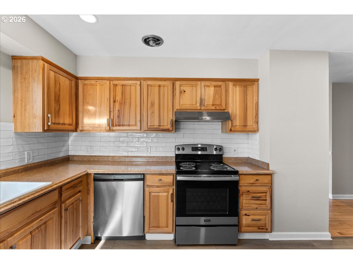 1725 Grant Street Northeast Salem, OR 97301 - Photo 12 of 24
