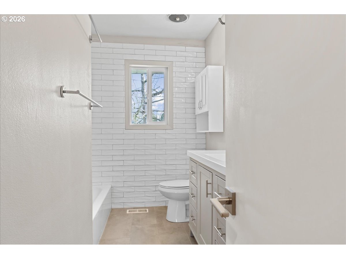 1725 Grant Street Northeast Salem, OR 97301 - Photo 17 of 24