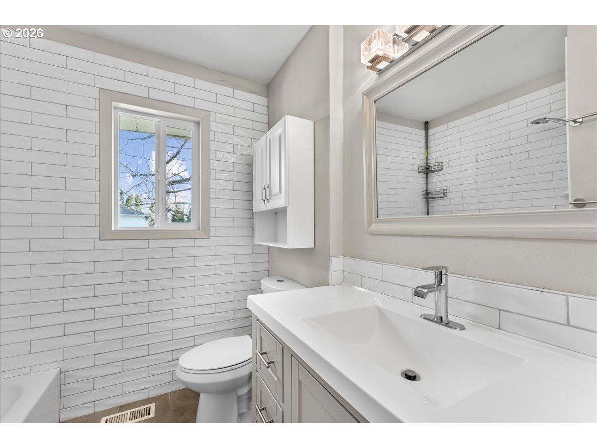 1725 Grant Street Northeast Salem, OR 97301 - Photo 18 of 24