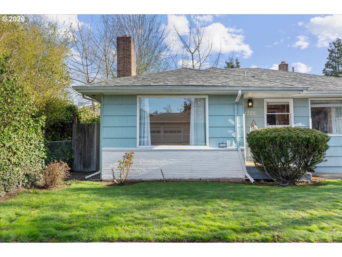 1725 Grant Street Northeast Salem, OR 97301 - Photo 3 of 24