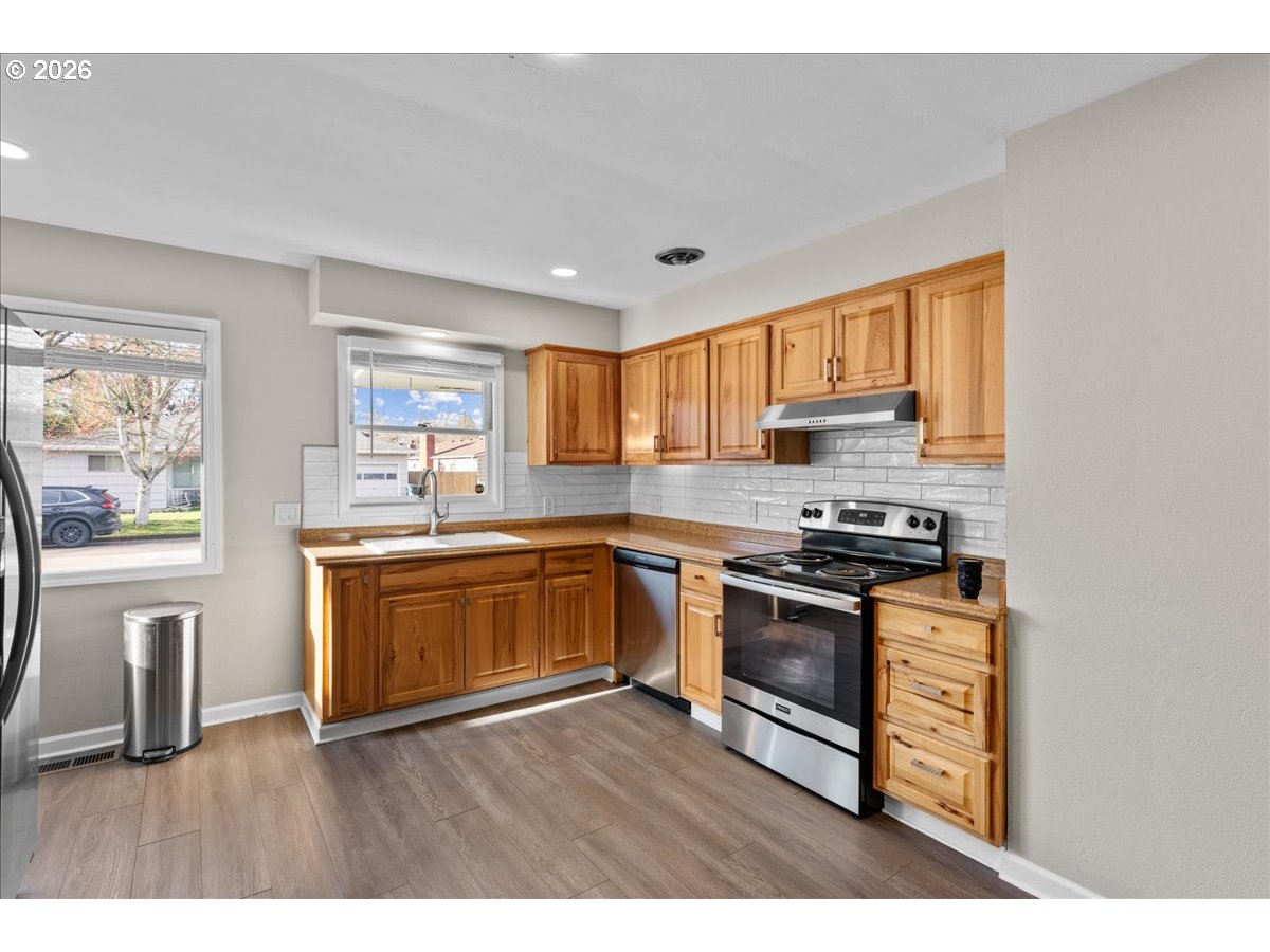 1725 Grant Street Northeast Salem, OR 97301 - Photo 10 of 24