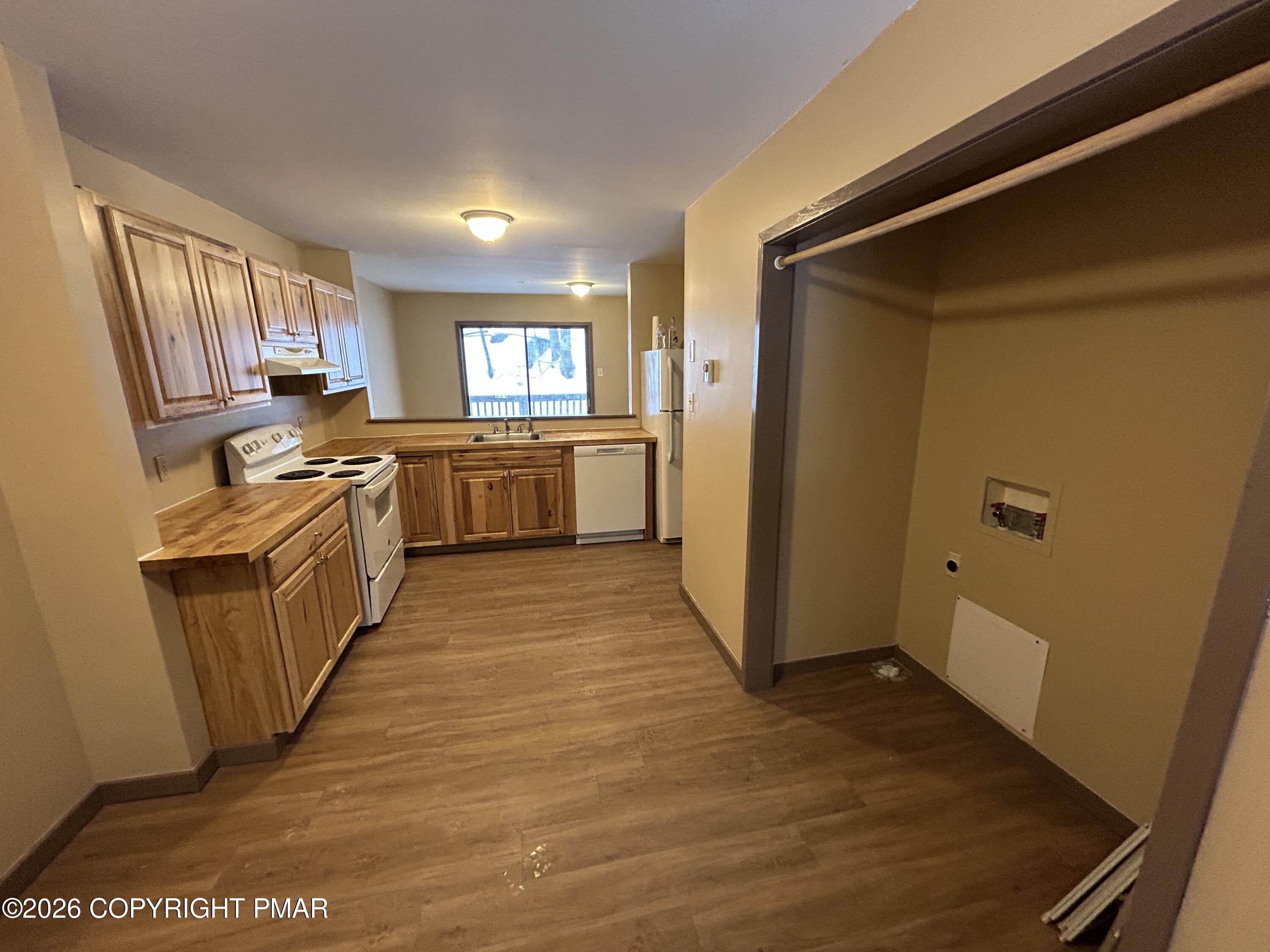 234 Sedburgh Court Bushkill, PA 18324 - Photo 2 of 16 IMG_3830