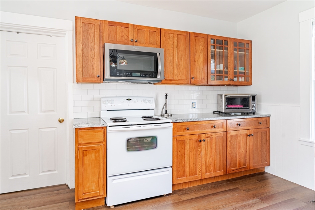 24 Clinton Street Marlborough, MA 01752 - Photo 15 of 32