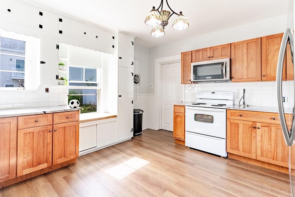 24 Clinton Street Marlborough, MA 01752 - Photo 16 of 32