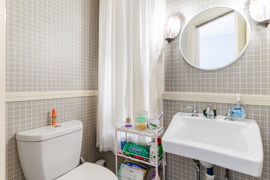 24 Clinton Street Marlborough, MA 01752 - Photo 19 of 32