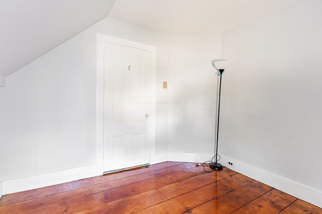 24 Clinton Street Marlborough, MA 01752 - Photo 22 of 32