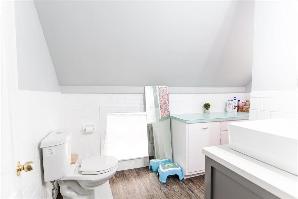 24 Clinton Street Marlborough, MA 01752 - Photo 31 of 32