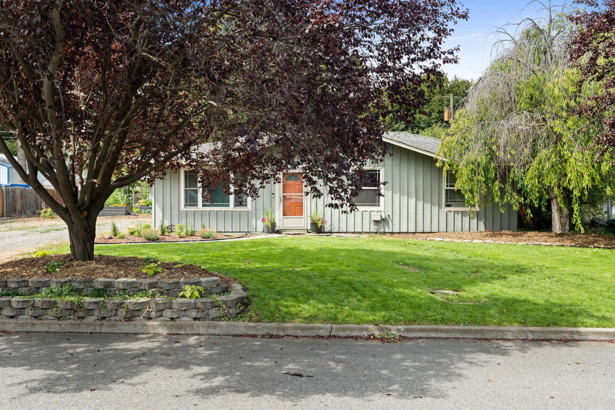 812 South Best Road Spokane Valley, WA 99037 - Photo 3 of 37
