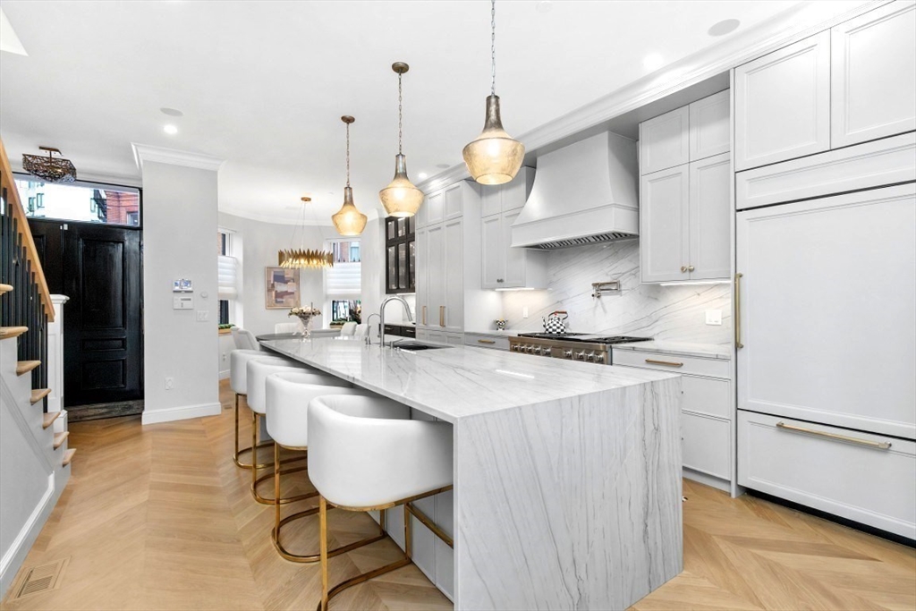 102 St Botolph Street Boston, MA 02116 - Photo 6 of 38
