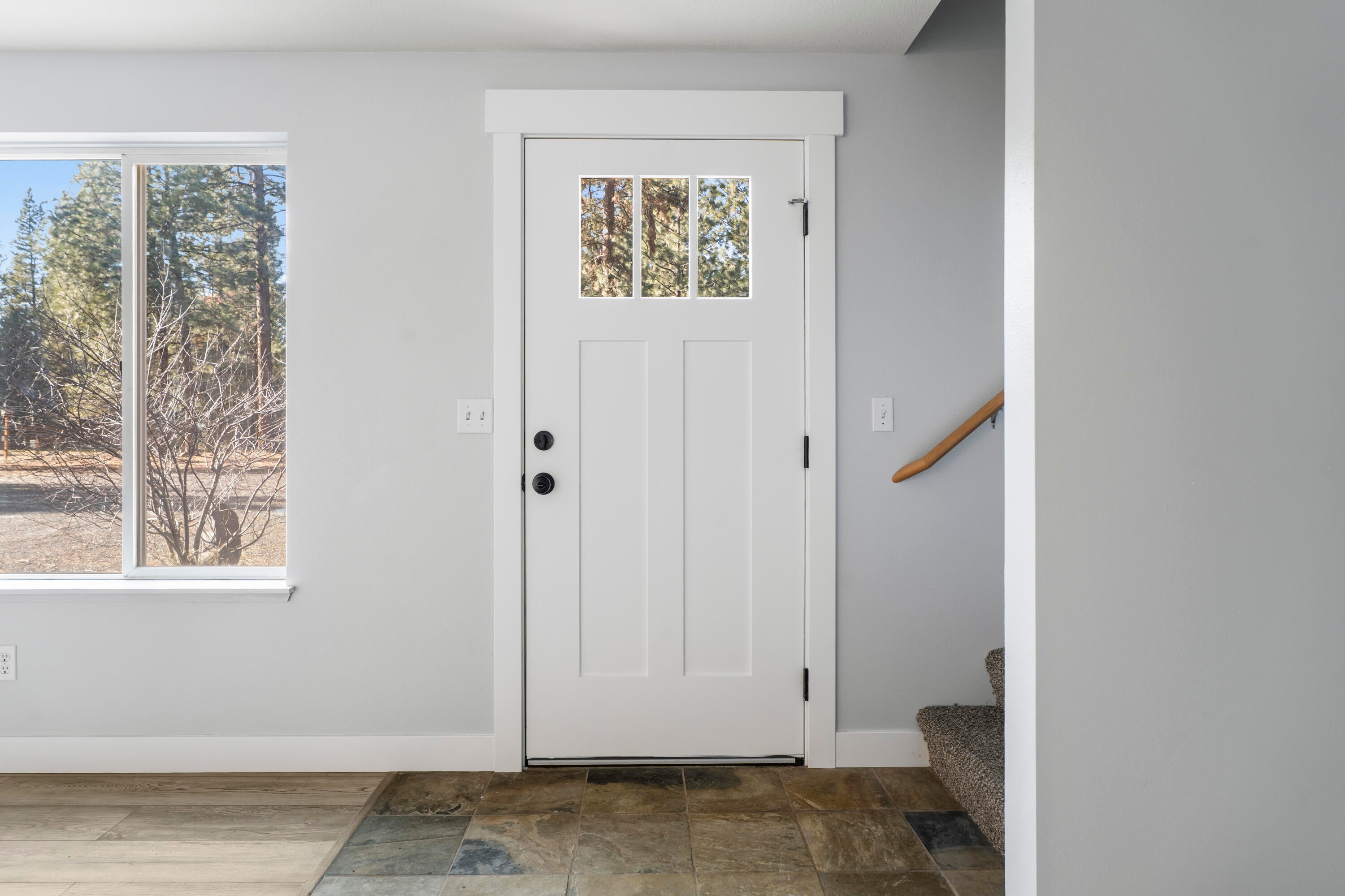 51440 Jory Road La Pine, OR 97739 - Photo 3 of 44 04-Entry