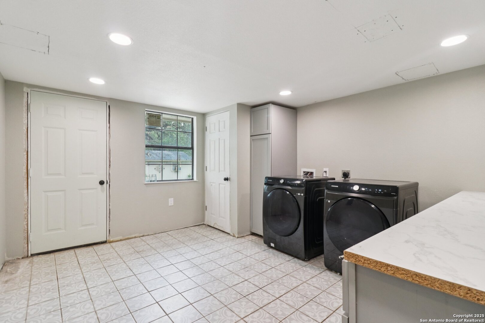 503 Mockingbird Lane Devine, TX 78016 - Photo 28 of 49 a view of a storage & utility room