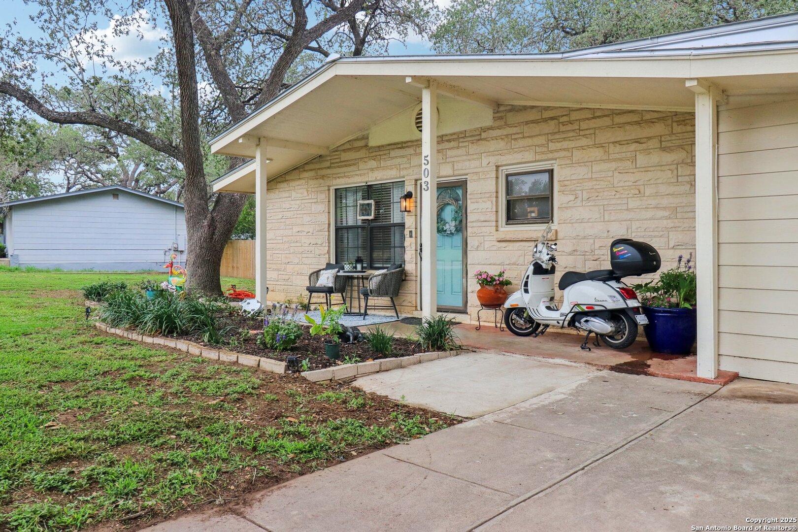 503 Mockingbird Lane Devine, TX 78016 - Photo 3 of 49