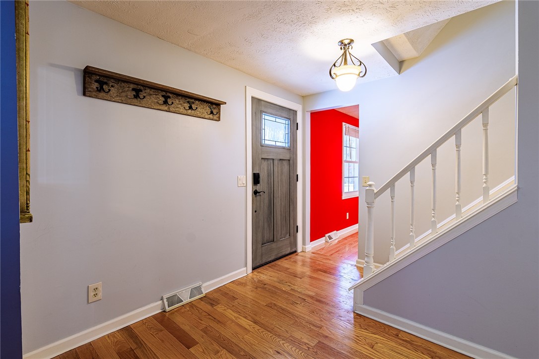 44 South Ridge Trail Perinton, NY 14450 - Photo 4 of 48