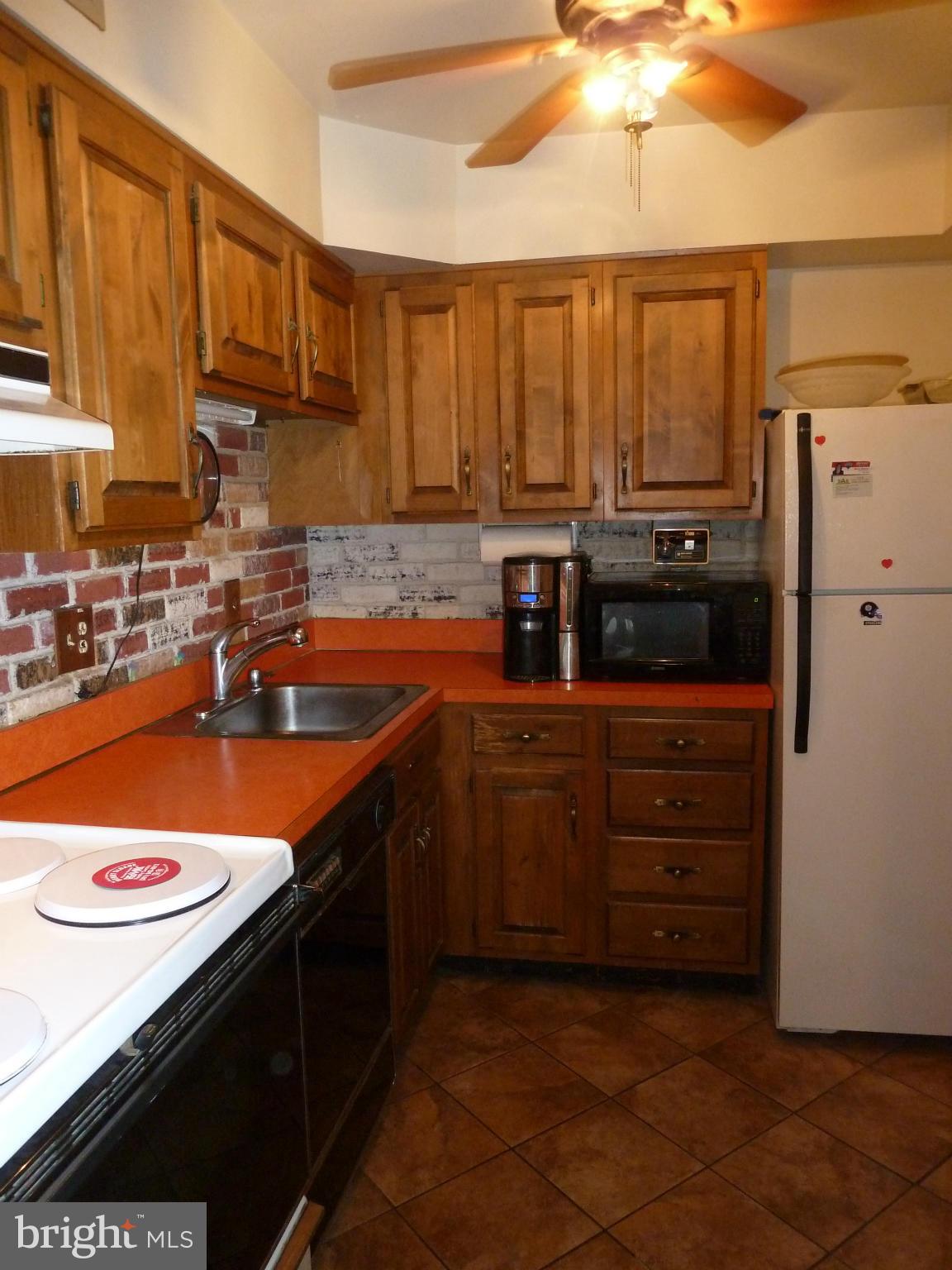 17822 Buehler Road, Unit 3B1 Olney, MD 20832 - Photo 12 of 21 Hi Ceiiling