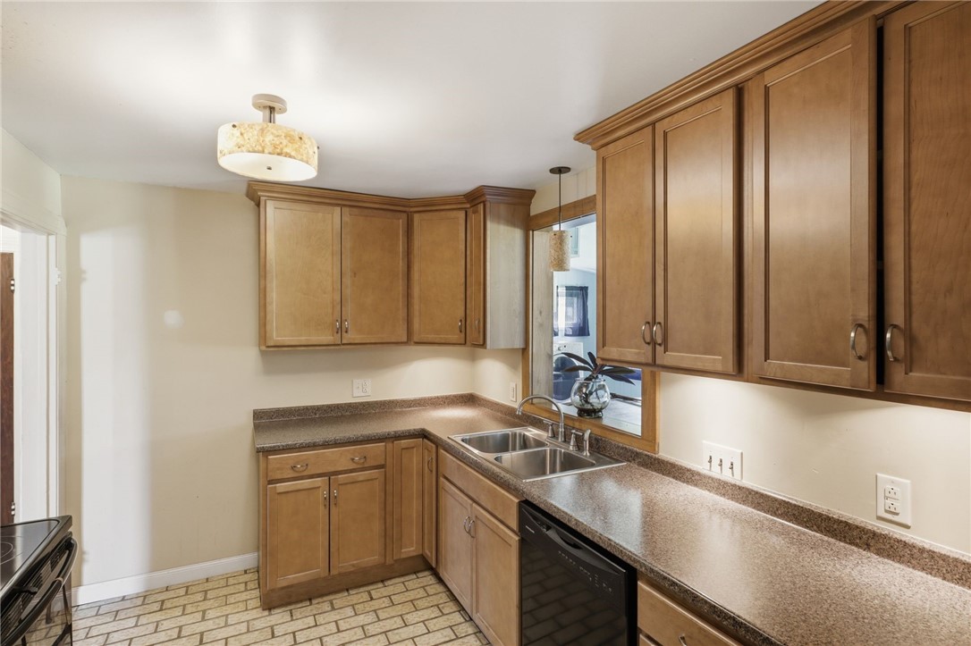 4853 West Ridge Road Parma, NY 14559 - Photo 7 of 39 Kitchen