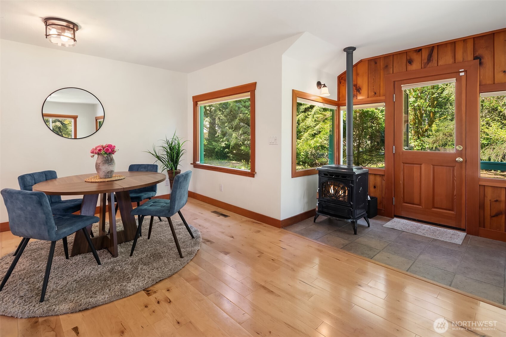11607 Southwest Cove Road Vashon, WA 98070 - Photo 5 of 30