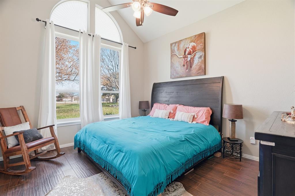 333 Meadow Crest Road Fort Worth, TX 76108 - Photo 17 of 32