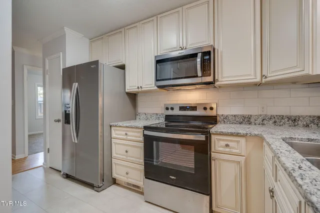 $339,900 | 506 Edgewood Drive, Mount Carmel, TN 37645