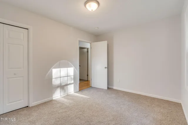 $339,900 | 506 Edgewood Drive, Mount Carmel, TN 37645