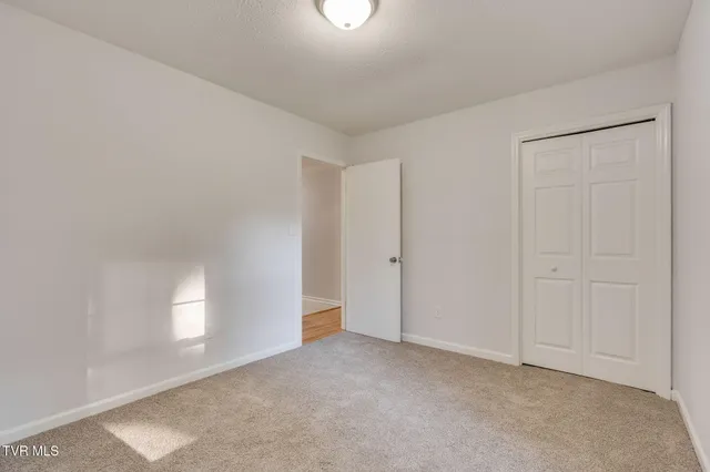 $339,900 | 506 Edgewood Drive, Mount Carmel, TN 37645