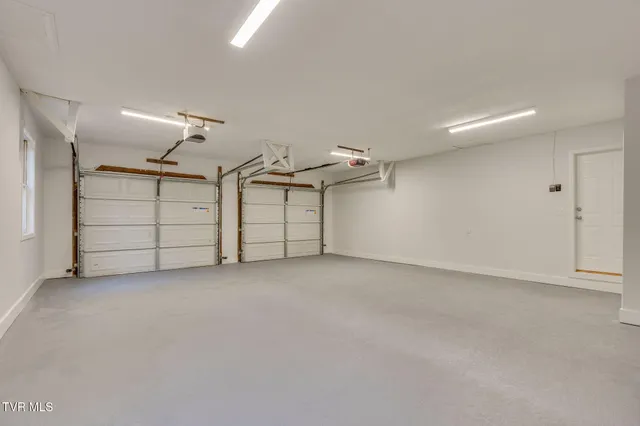 $339,900 | 506 Edgewood Drive, Mount Carmel, TN 37645