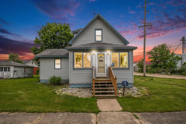 $180,000 | 202 Maple Street, Three Oaks, MI 49128