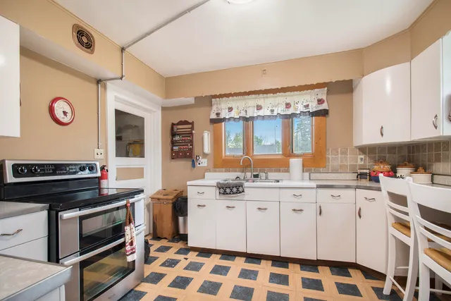 $180,000 | 202 Maple Street, Three Oaks, MI 49128