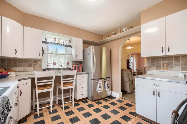 $180,000 | 202 Maple Street, Three Oaks, MI 49128