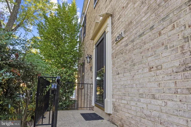 $550,000 | 4301 Greenberry Lane, Annandale, VA 22003