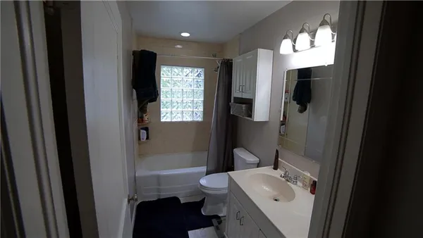 $221,000 | 202 Northeast 76th Terrace, Gladstone, MO 64118