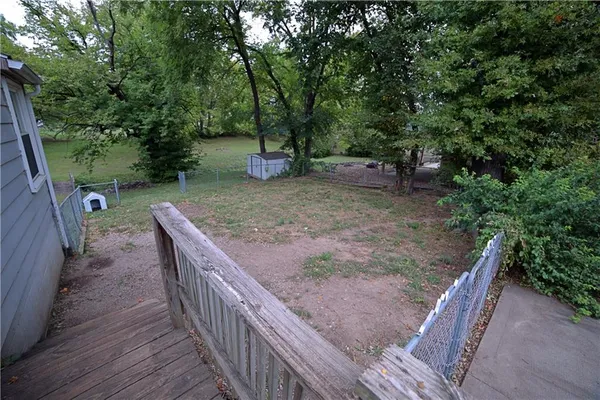 $221,000 | 202 Northeast 76th Terrace, Gladstone, MO 64118
